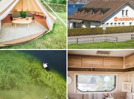 Strandbad Steckborn mit Herberge, Camping & Glamping，位于施泰克博恩的豪华帐篷营地