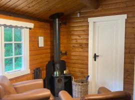 3bears Log Cabin Whatstandwell Matlock Derbyshire，位于Crich的木屋