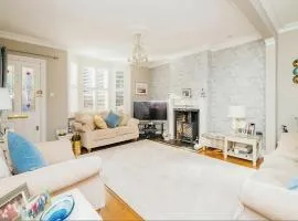 3 Bedroom Cottage in Sunninghill, Ascot