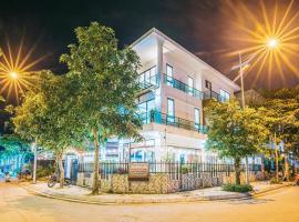 Villa BT32-01 FLC Sầm Sơn，位于岑山的酒店