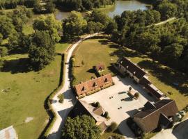 Domaine du Grand Nouer，位于Pierrefitte-sur-Sauldre的酒店