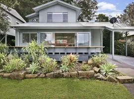 'Bayside Beauty' by HolidayCo