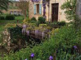 ChezLeMoulin Bed and Breakfast，位于Samouillan的酒店