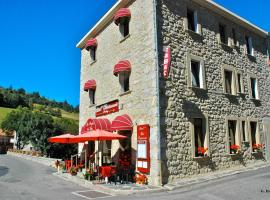 Au Parfum des Bois，位于Saint-Cirgues-en-Montagne的酒店