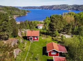 Gorgeous Home In Strömstad With House Sea View