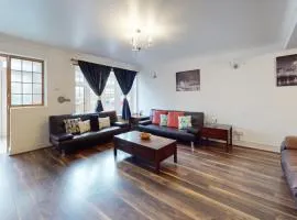 Charming 5 bedroom house in Grays
