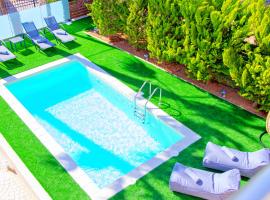 Gournes Mare Luxury Villa with private pool，位于古尔内斯的酒店