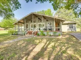 Yard, Deck and Fire Pit Cedar Creek Reservoir Gem