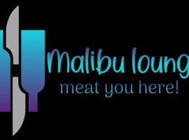 Malibu Lounge Bar & Restaurant，位于Kisii的酒店