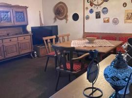 Ruhig wohnen im Vintage-Style im Souterrain，位于黑措根堡的民宿