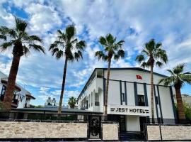 Jest Otel，位于凯麦尔的酒店