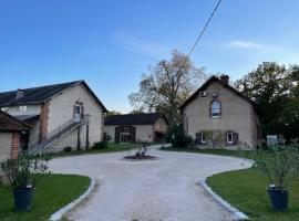 Gîte à la campagne groupe et famille 3 chambres Espace Jacuzzi hammam SPA，位于Lorris的酒店