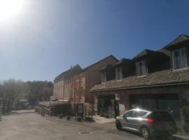 Fleur，位于Salles-Curan的酒店