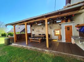 MaLu vintage house with garden，位于洛加泰茨的酒店