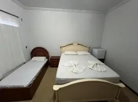 Quarto no centro com 2 camas e hidromassagem