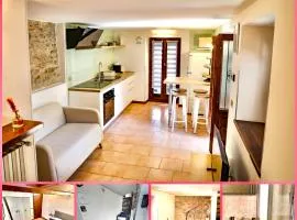 Vittoria Holiday House - Tulip Apartment and Tulip Room