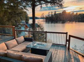 Alpine Lake House - Waterfront on Lake Muskoka，位于卡灵港的木屋