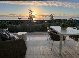 Panoramic Ocean View 2 bed 2 bath，位于亚历山德拉岬角的带停车场的酒店