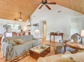Charming Lawley Cottage: Deck, Fire Pit & Yard!