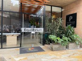 Loft Cool in Equilibrium，位于波哥大贡萨洛吉梅内斯德奎达会议中心附近的酒店