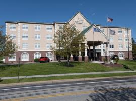 Country Inn & Suites by Radisson, Harrisburg - Hershey West, PA，位于哈里斯堡的带按摩浴缸的酒店