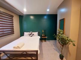 Minimalist Condo in Vigan Near Calle Crisologo，位于美岸的酒店