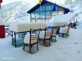 Apple Orchard Resort By Royal Collection Hotels，位于Jaunpur的酒店
