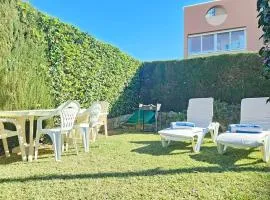 Bungalow 100 metros de la playa，位于奥利瓦的简易别墅