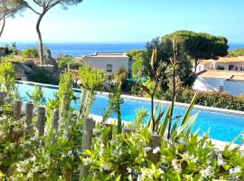 Superbe villa avec piscine et vue mer + Revellata，位于卡尔维的酒店