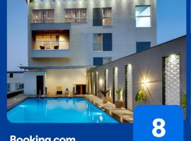 Clarion Hotel Bangalore，位于班加罗尔的酒店