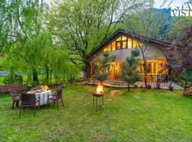 StayVista at Maryam Cottage - Pet-friendly Villa with Alfresco Dining, BBQ, Bonfire