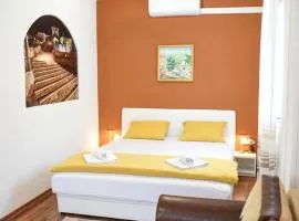 Central Stay Mostar - Apartments & Rooms