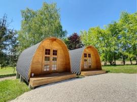 Domaine privé avec piscine et terrain de pétanque，位于Viéville的酒店