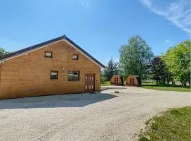 Domaine privé avec piscine et terrain de pétanque