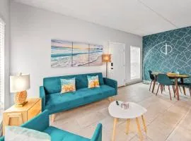 SPI Beach Condo - Beach 1 Block Away