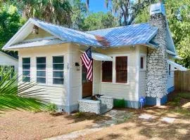Charming 1940s Daybook Cottage on the Florida Hidden Coast