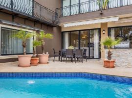 Poolside Paradise Villa Zebbug，位于Żebbuġ的酒店