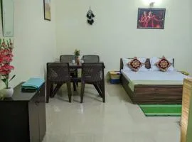 Omax Couple friendly Studio vrindavan