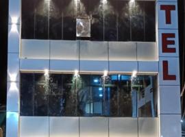 Sky Palace Hotel & Family Restaurant，位于Guna的酒店