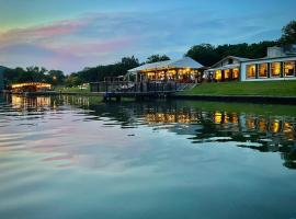 Lake Austin Spa Resort - All Inclusive，位于莱克韦的度假村