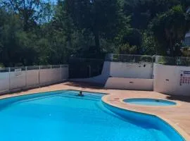 Appartement secteur couchant résidence piscine 300m de la plage