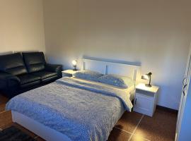 Da Luciano vicino Stazione Genova Piazza Principe，位于热那亚的酒店