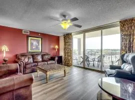 Luxury 4 bedroom Condo - Yacht Club