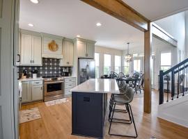 Mountain Ridge Retreat，位于Clarkesville的酒店