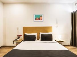 Super Townhouse 176 Rajdhani Residency，位于Surūrnagar马哈维尔哈里娜国家公园附近的酒店