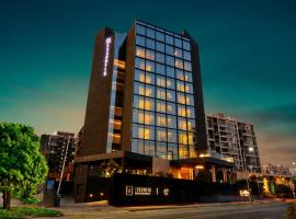 Essentia Premier Hotel Pune Wakad，位于浦那的酒店