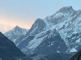 explore Himalayas，位于Ukhimath的酒店