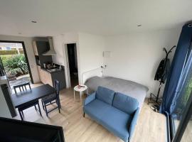 Studio situé entre Caen & Bayeux et la mer，位于Bretteville-lʼOrgueilleuse的酒店