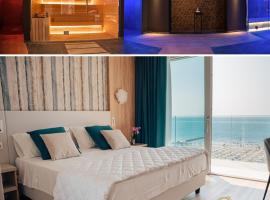 Hotel Galassia Suites & Spa，位于利多迪耶索罗的浪漫度假酒店