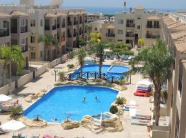 Johnny's Place paphos，位于帕福斯的酒店